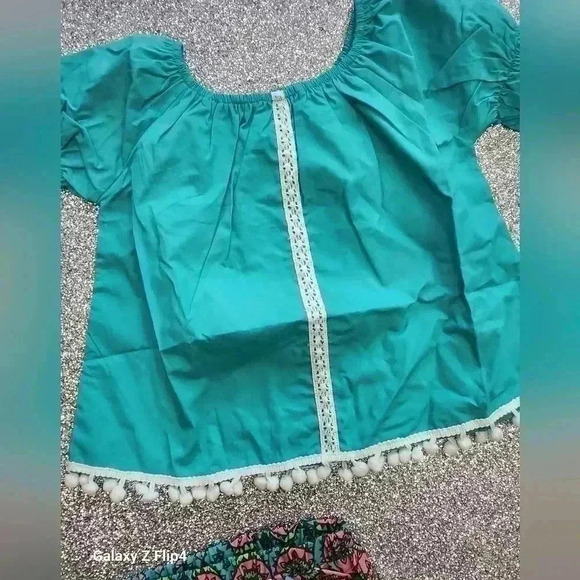 Nwot size 4 2 piece short set - Picture 2 of 7